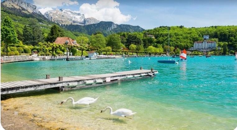Highly Recommended Apartment Steps From The Lake Annecy Exterior photo
